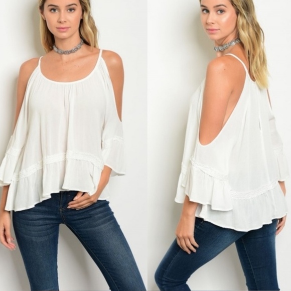 Trend Setter Diva Tops - Flirty & Girly white Boho Peasant Blouse w/ Lace!
